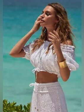Melissa odabash Francesca Off-the-Shoulder Eyelet Crop Top in white size S